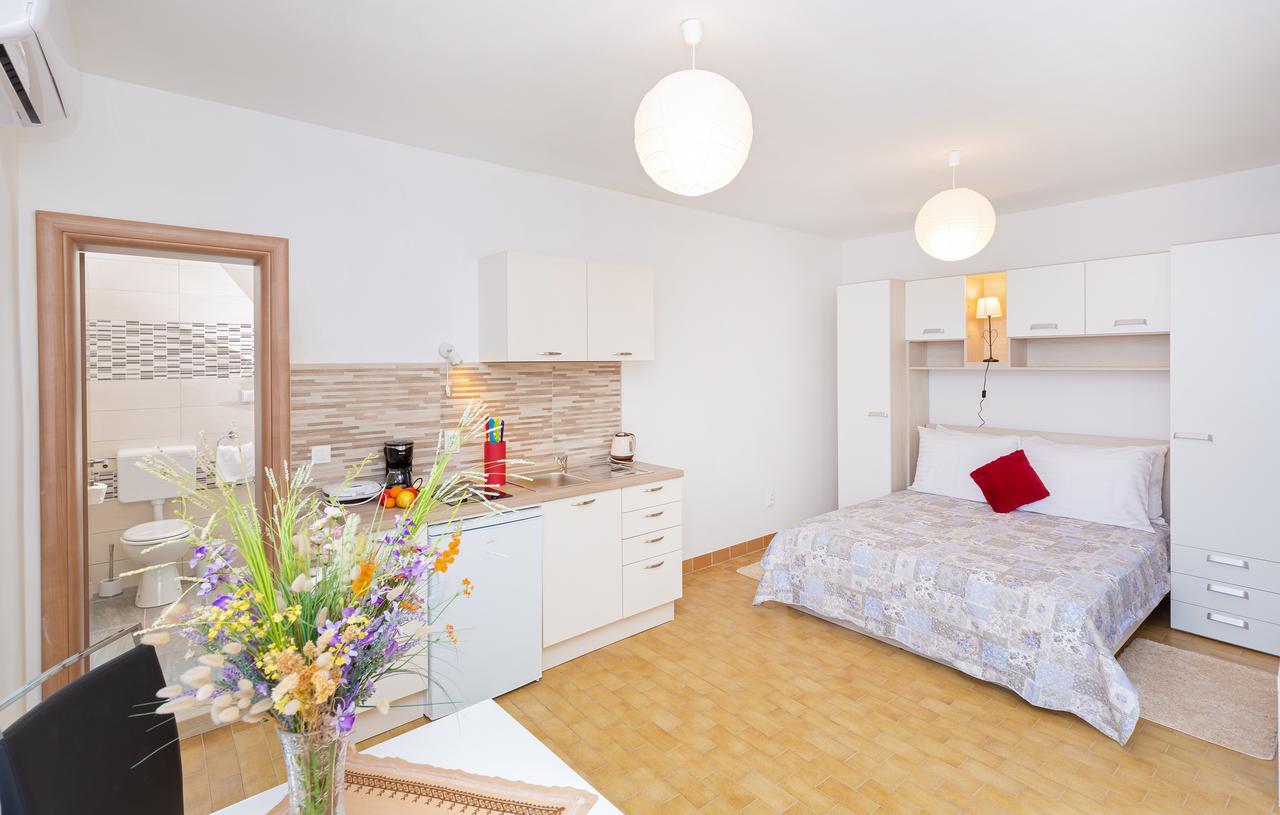 Apartments Elica Donje Celo Экстерьер фото